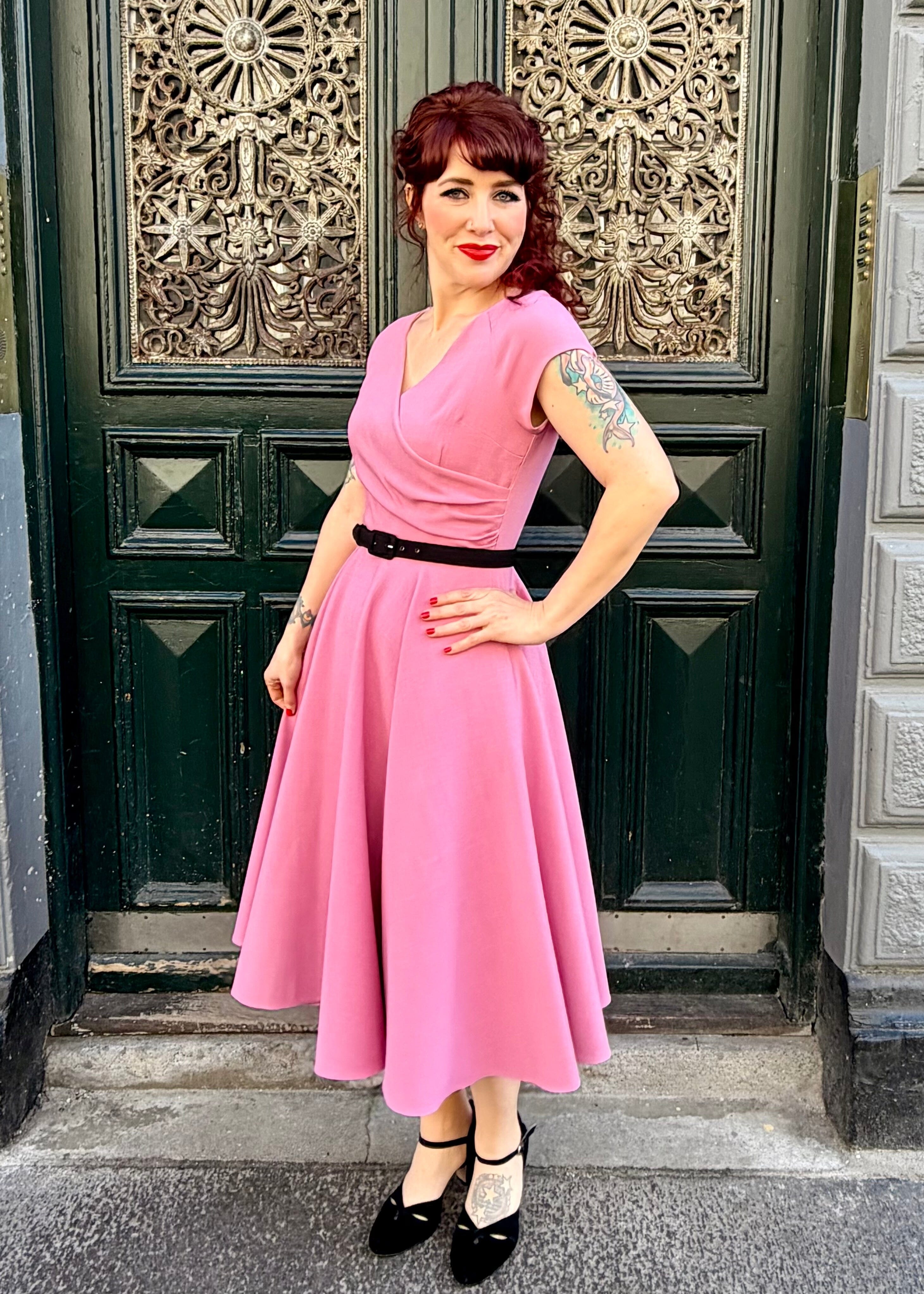 1950'er Hourglass swing kjole - rose swing kjole Pretty Dress Company
