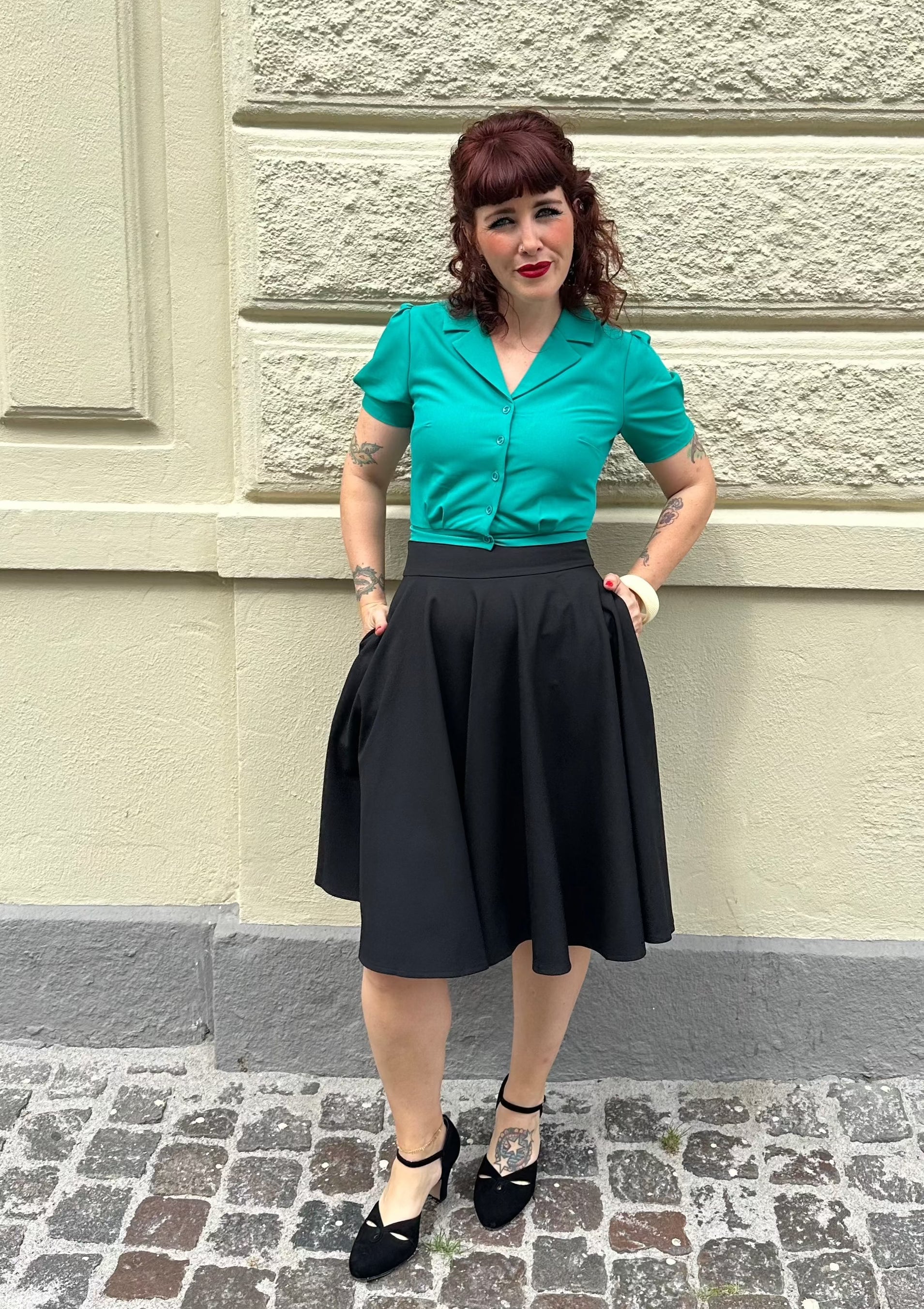 1950'er stils swingnederdel i sort Nederdel Daisy Dapper