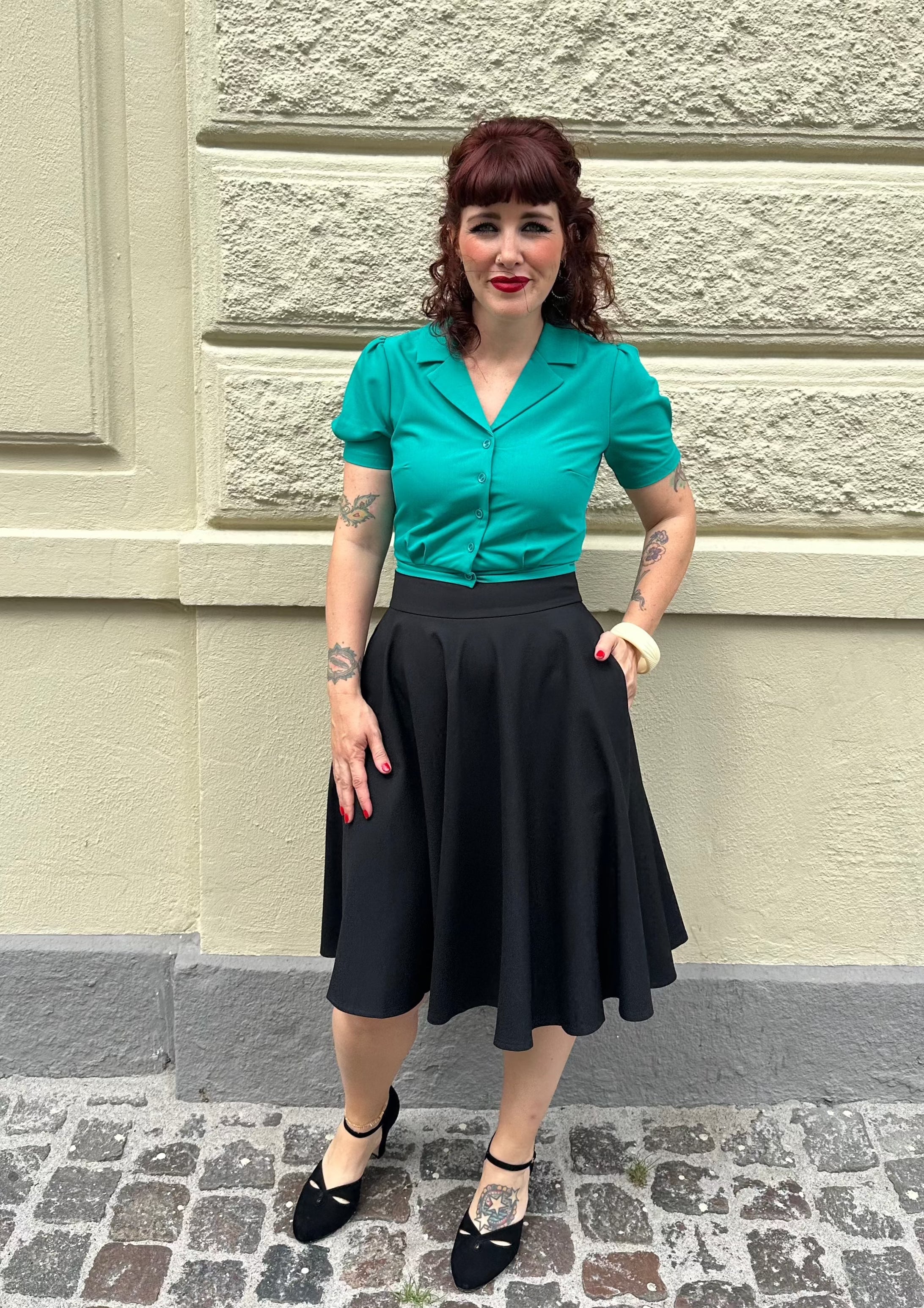 1950'er stils swingnederdel i sort Nederdel Daisy Dapper