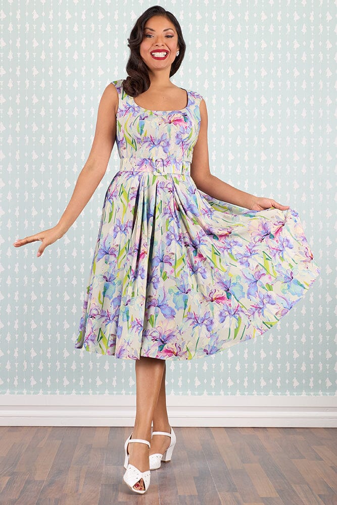 Alya-Violette swing kjole med blomsterprint Miss Candyfloss
