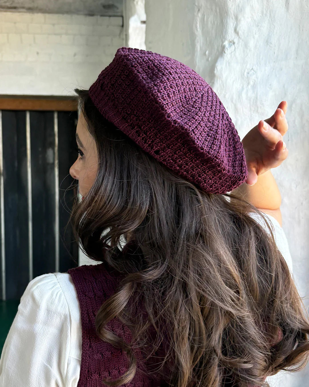 Baret i aubergine strik Accessories House of Foxy