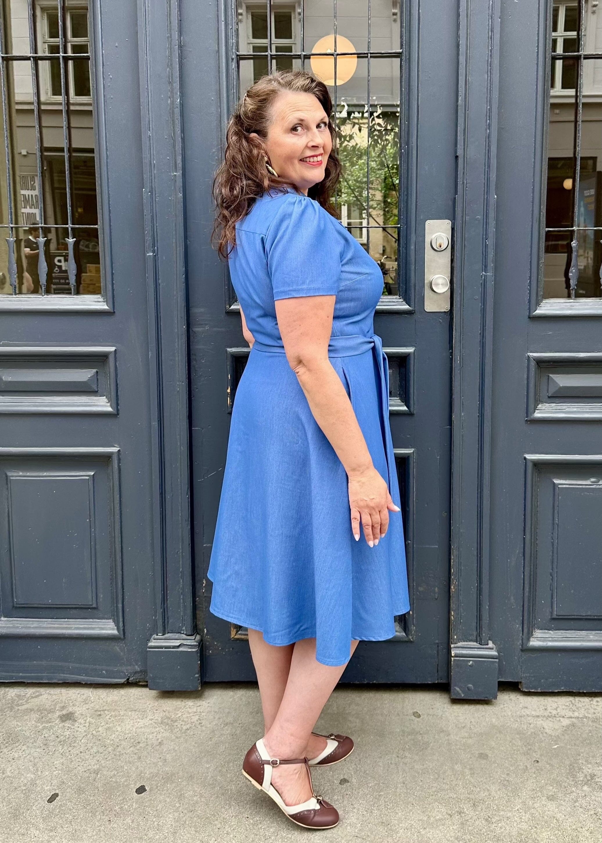 Betty kortærmet skjortekjole - lys denimlook skjortekjole Daisy Dapper