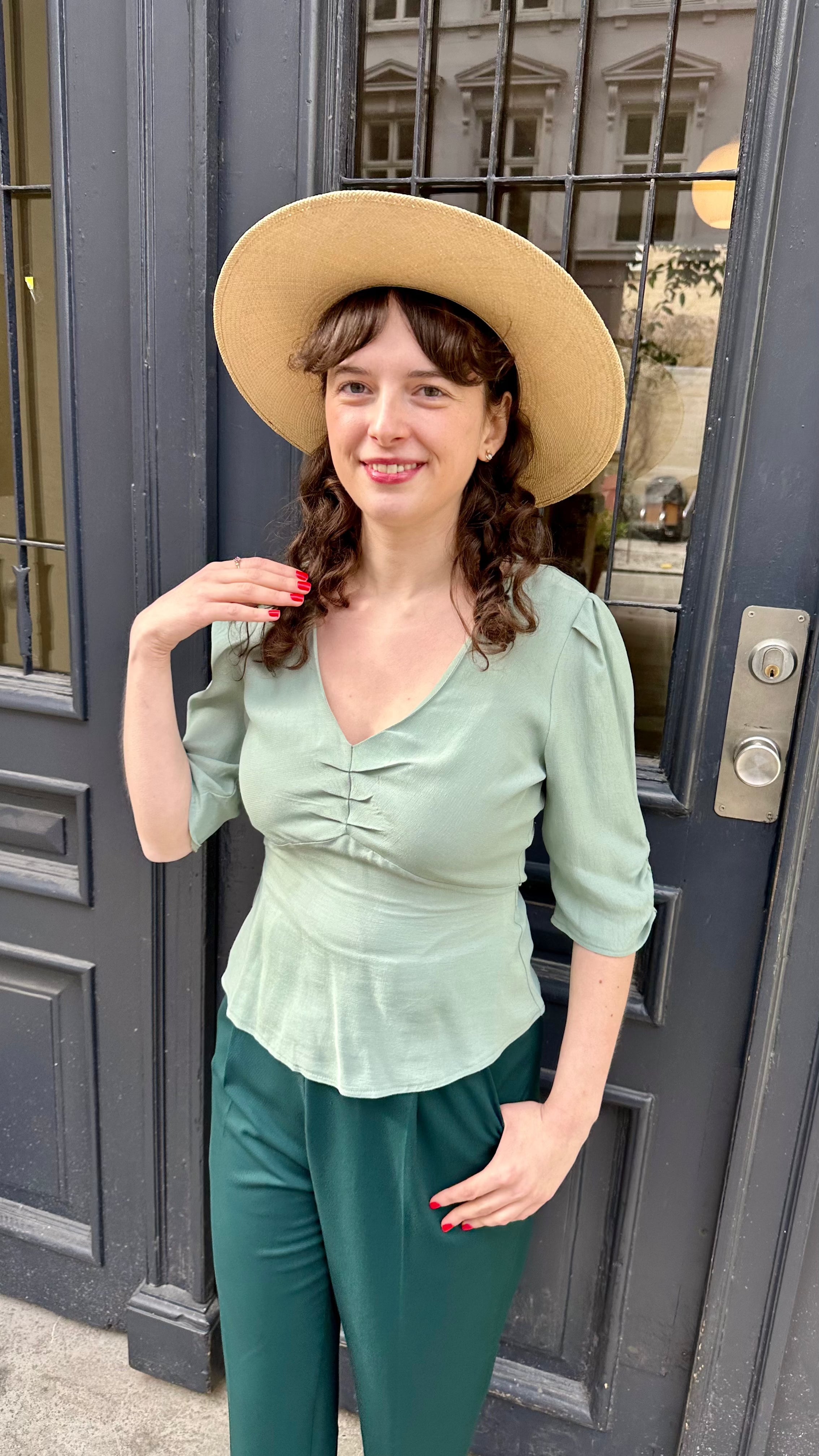 Celia bluse i duck egg langærmet skjorte House of Foxy