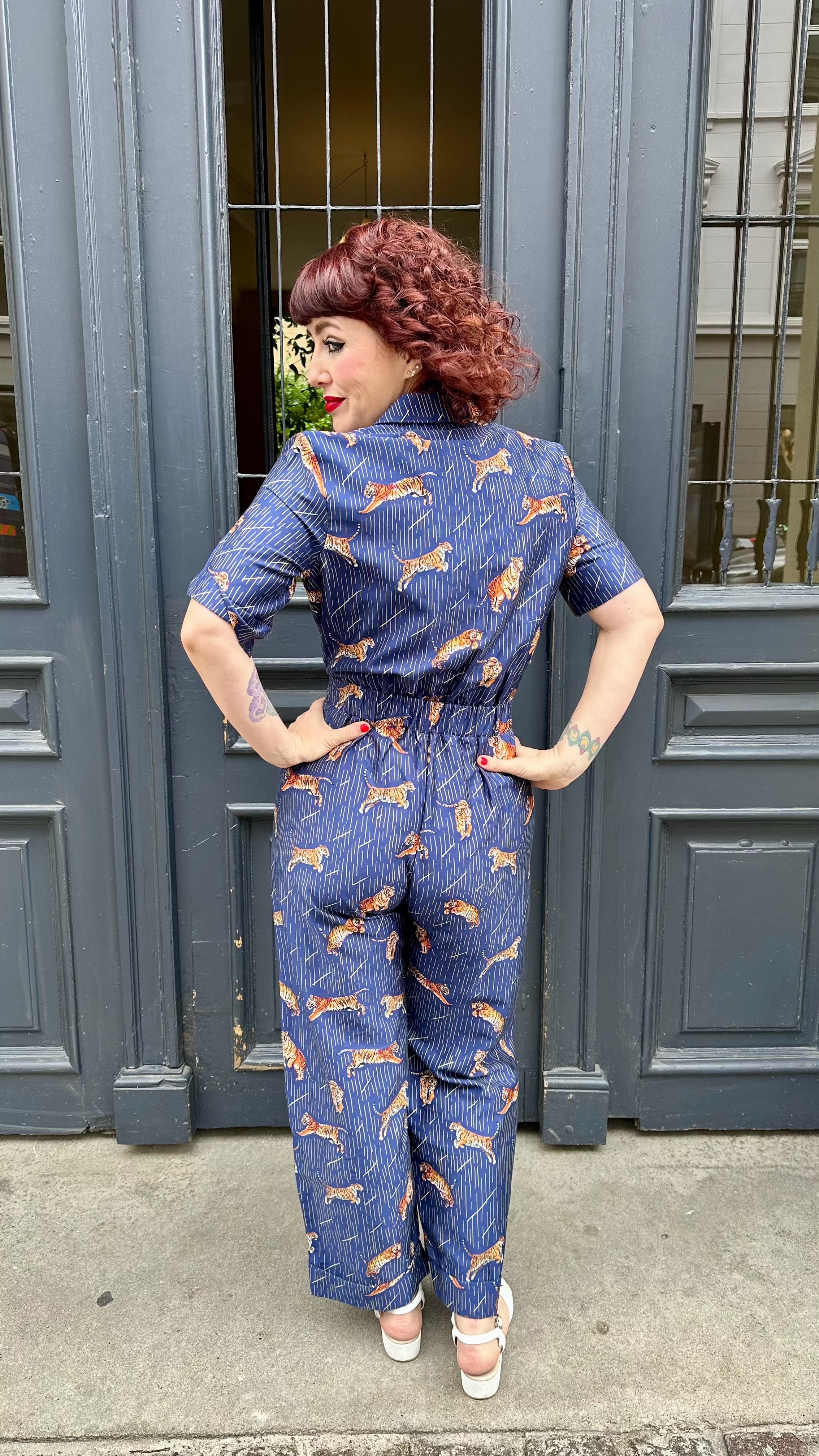 Francesca jumpsuit med tigre i navy buksedragt palava