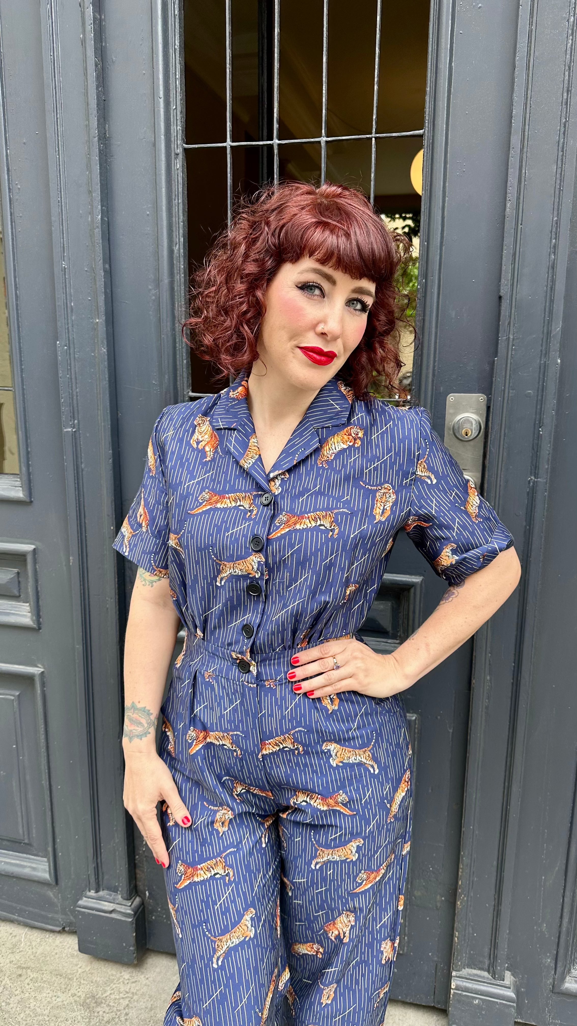 Francesca jumpsuit med tigre i navy buksedragt palava