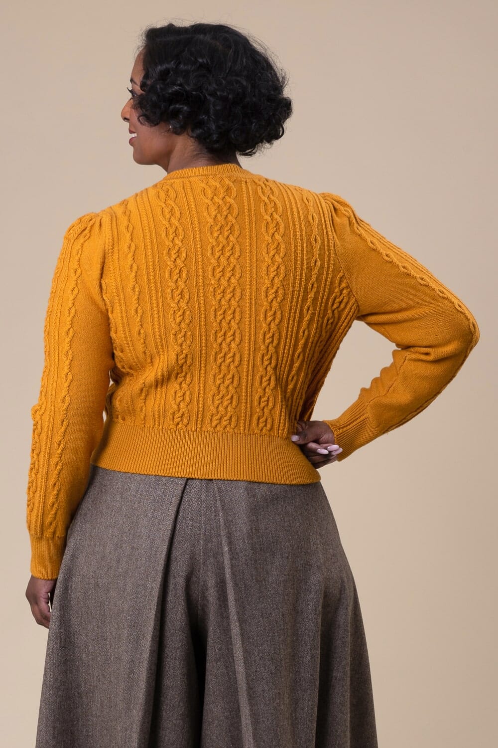 Ice Breaker Cardigan i mustard tøj Emmy Design