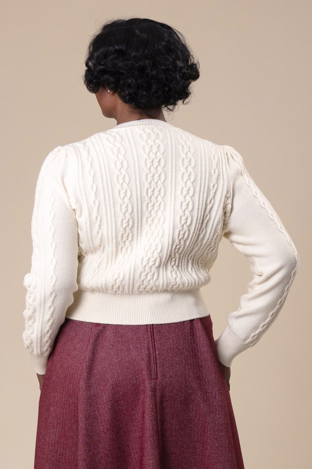Ice Breaker Cardigan i naturhvid tøj Emmy Design