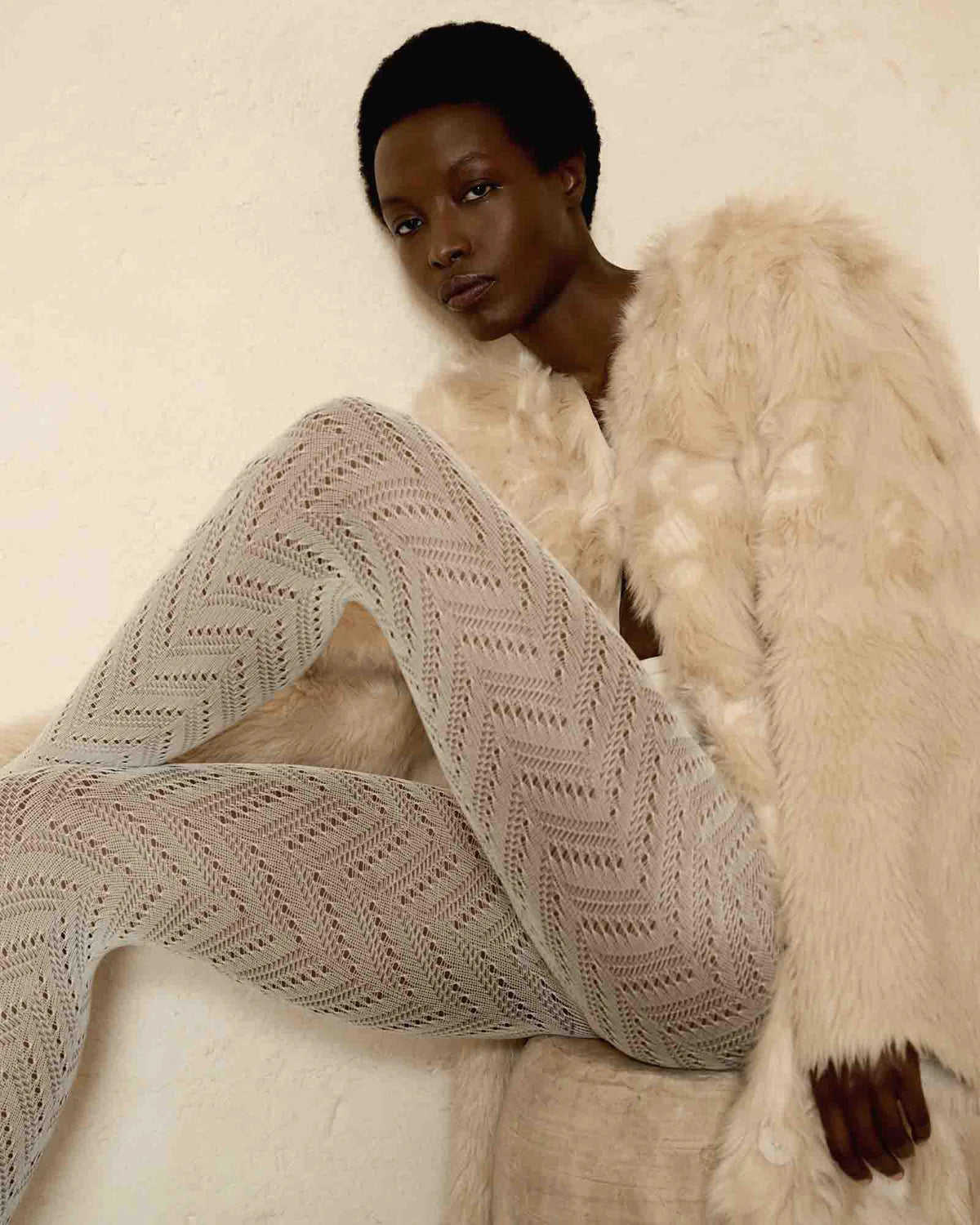 Ina strømpebukser med hul-mønster i Ivory toej Swedish Stockings