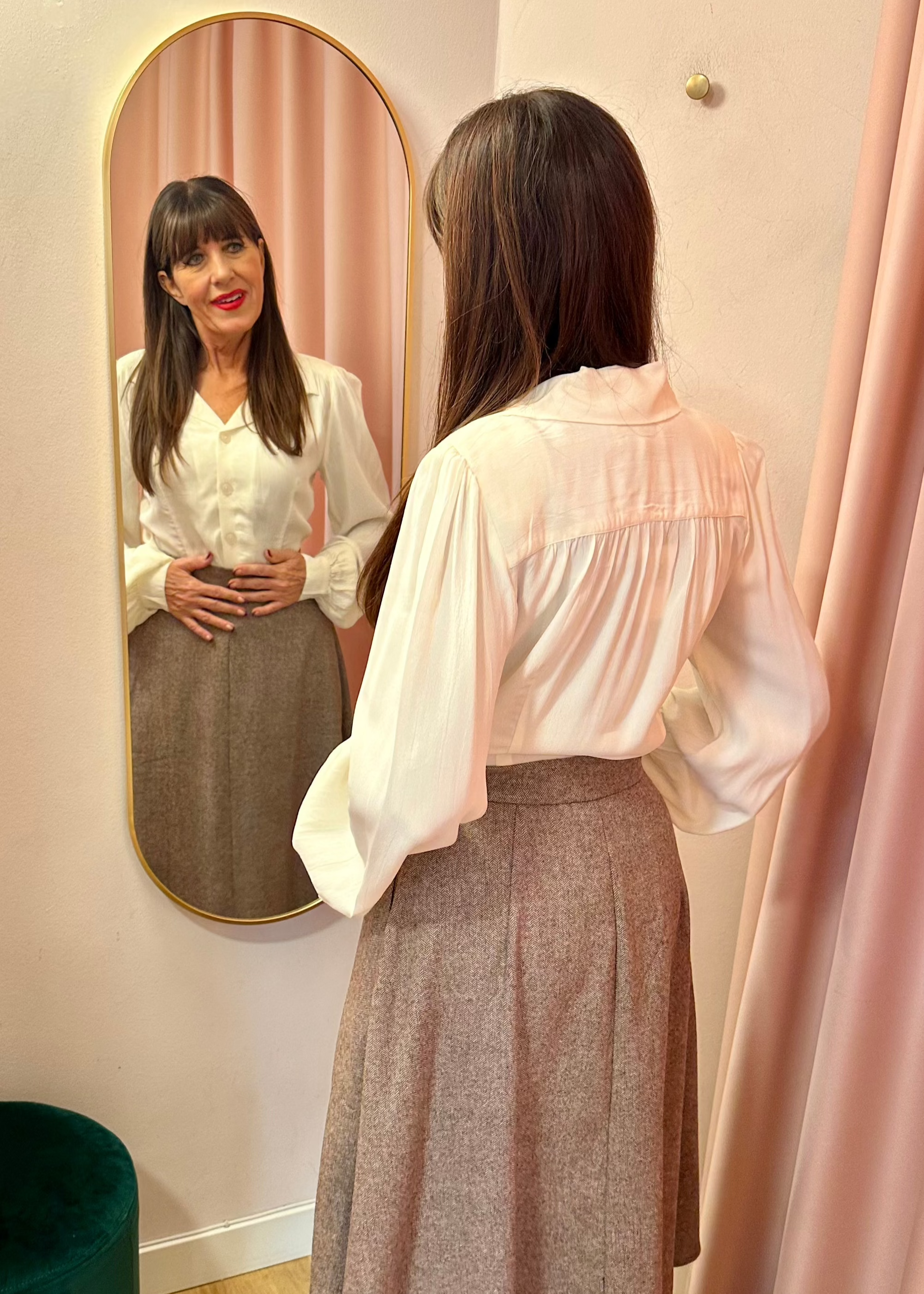 Poppy vintage stils Skjortebluse i creme langærmet skjorte Seamstress Of Bloomsbury