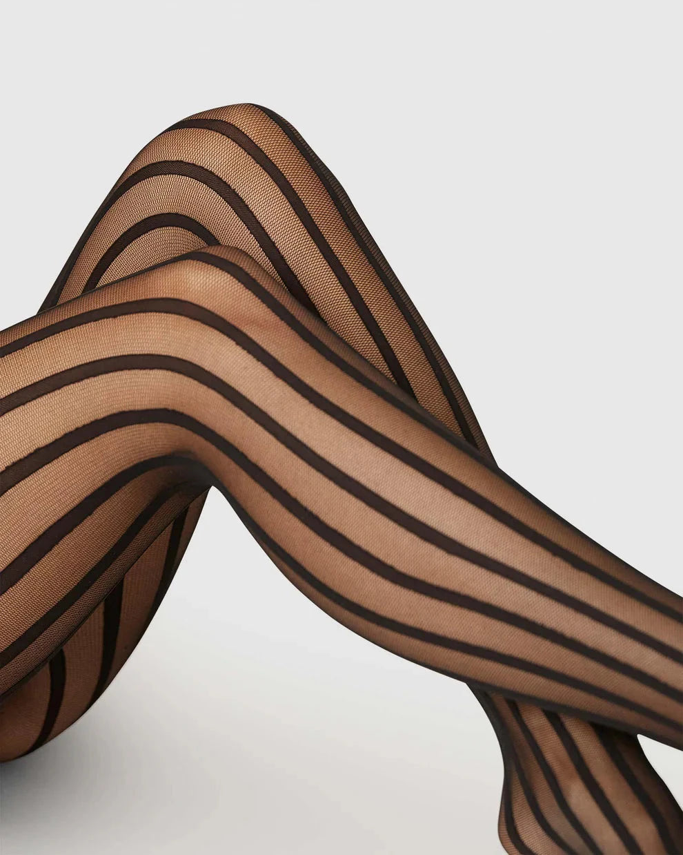 Siri stripe tights semi-sheer i sort Swedish Stockings
