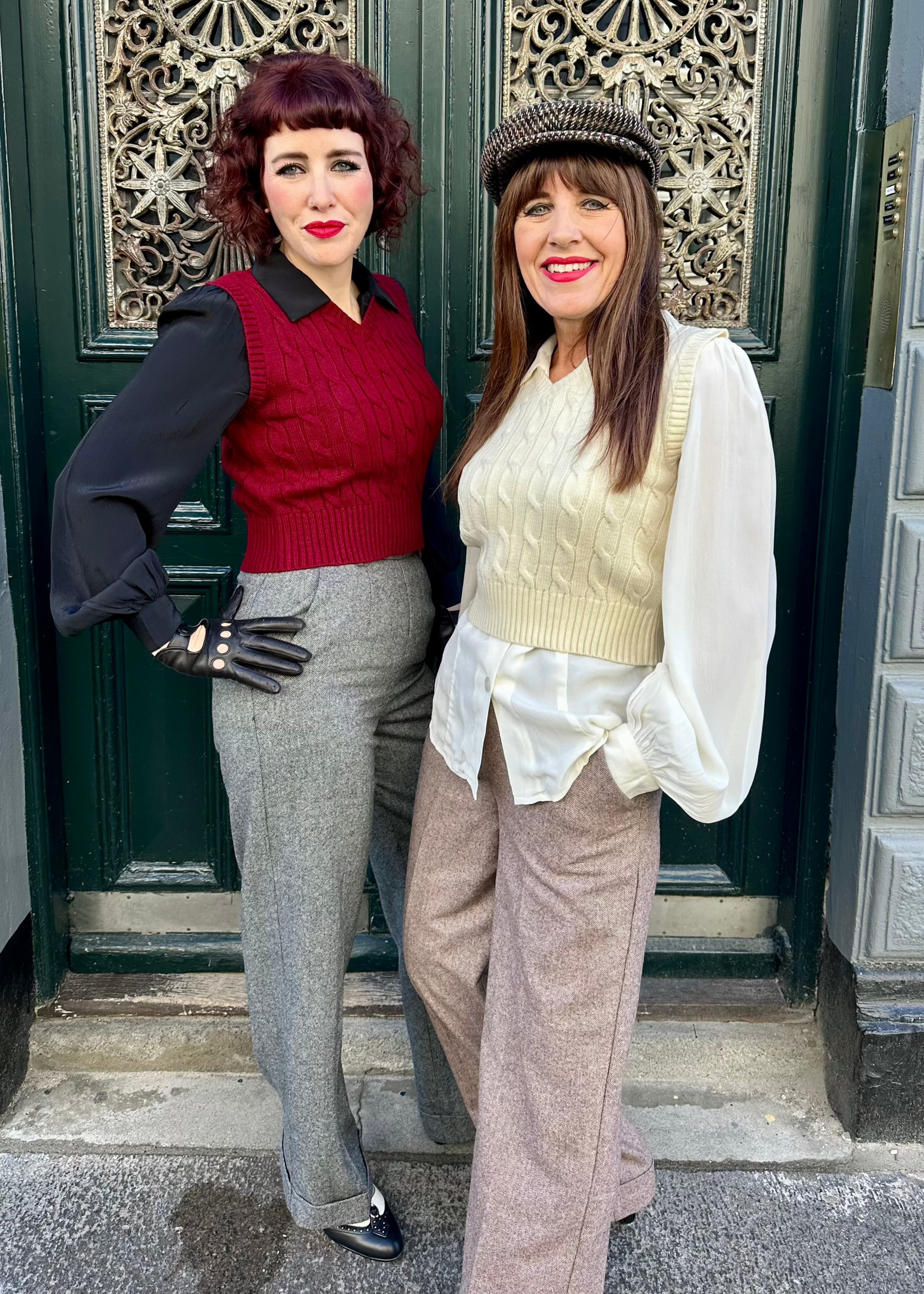 Slipover med snoninger i cream Seamstress Of Bloomsbury