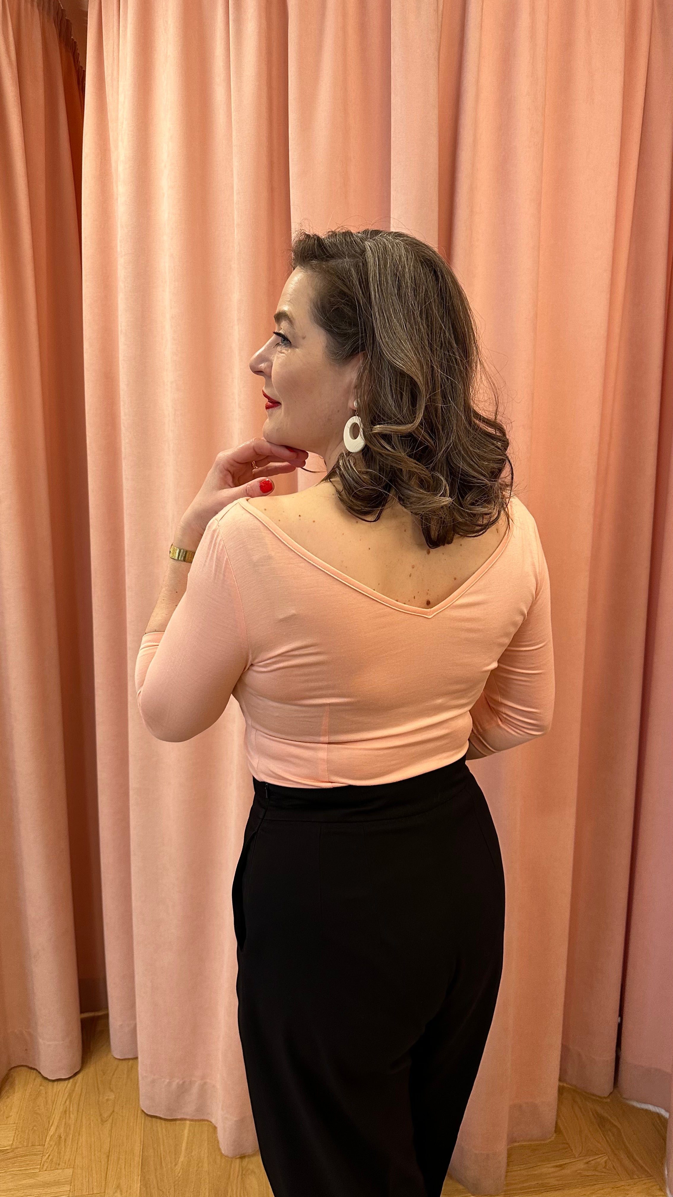 Vendbar boatneck top i baby pink toej Daisy Dapper