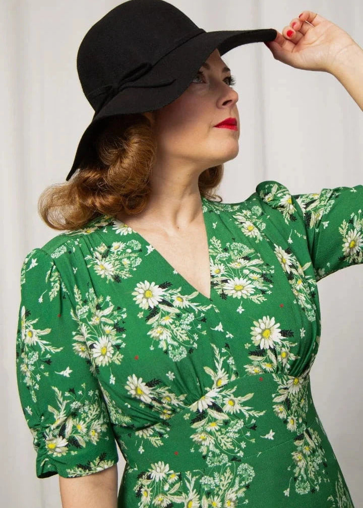 Vivian Tea Dress - green floral aline kjole Weekend Doll