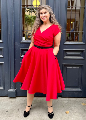 1950'er Hourglass swingkjole i rød swing kjole Pretty Dress Company 