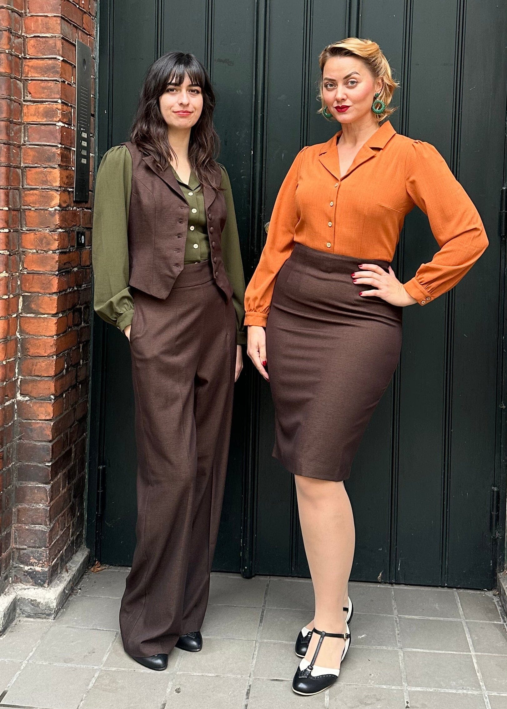 1950'er stils pencilnederdel i mørkebrun pencil nederdel Daisy Dapper 