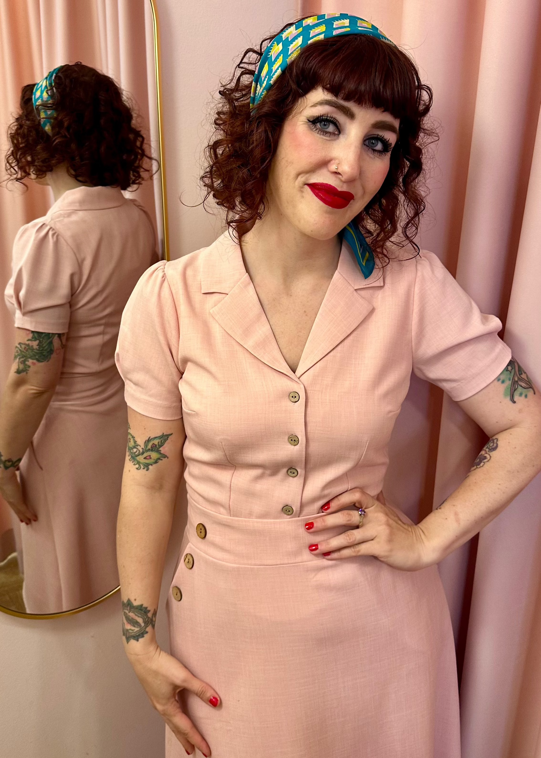 A-line nederdel med knapper i lys rosa aline nederdel Daisy Dapper 