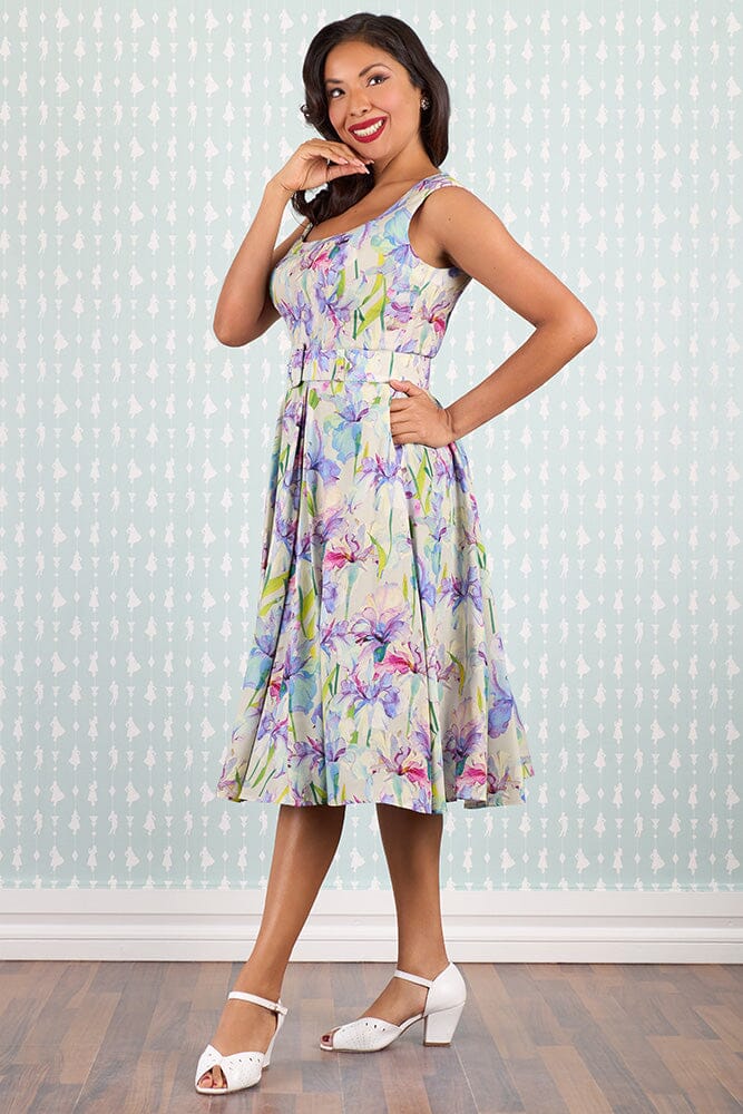 Alya-Violette swing kjole med blomsterprint Miss Candyfloss 