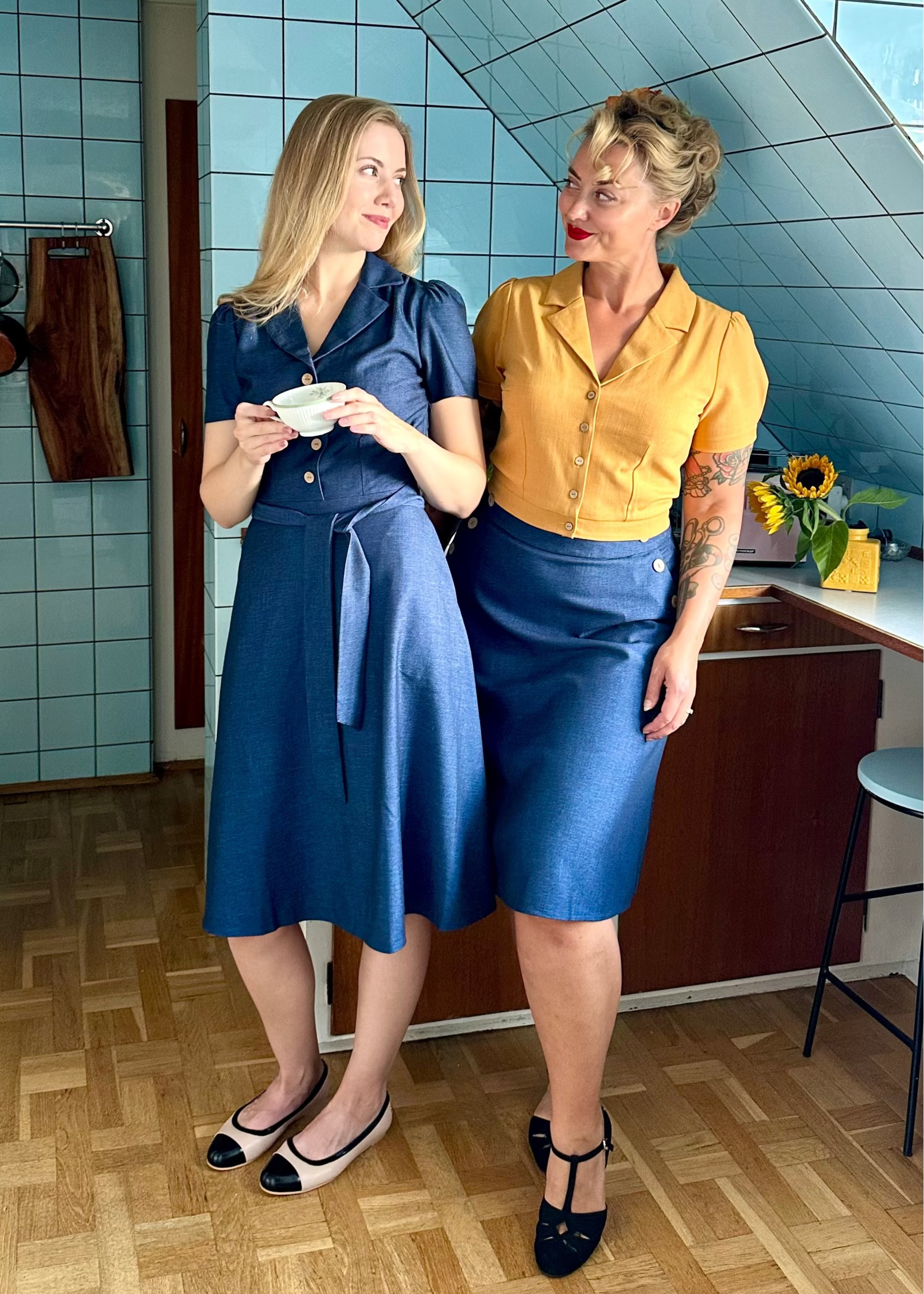 Betty skjortekjole i mørk denim blå Kjoler Daisy Dapper 
