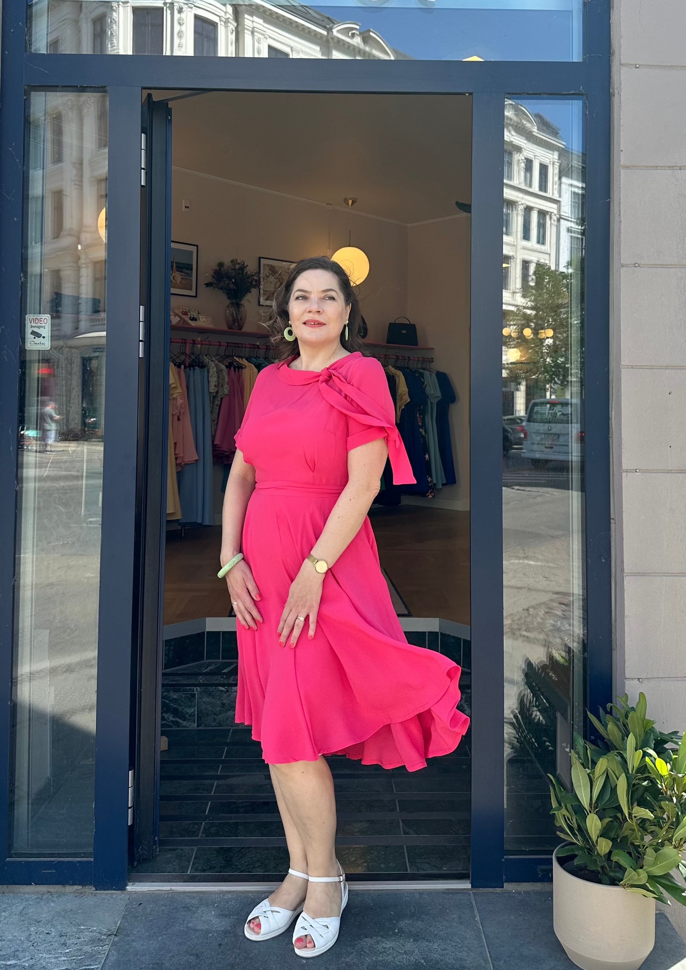 Cindy vintage stils kjole i pink swing kjole Seamstress Of Bloomsbury 
