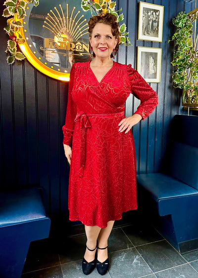 Dalida velour slåom kjole i rød med glitter Kjoler Very Cherry 