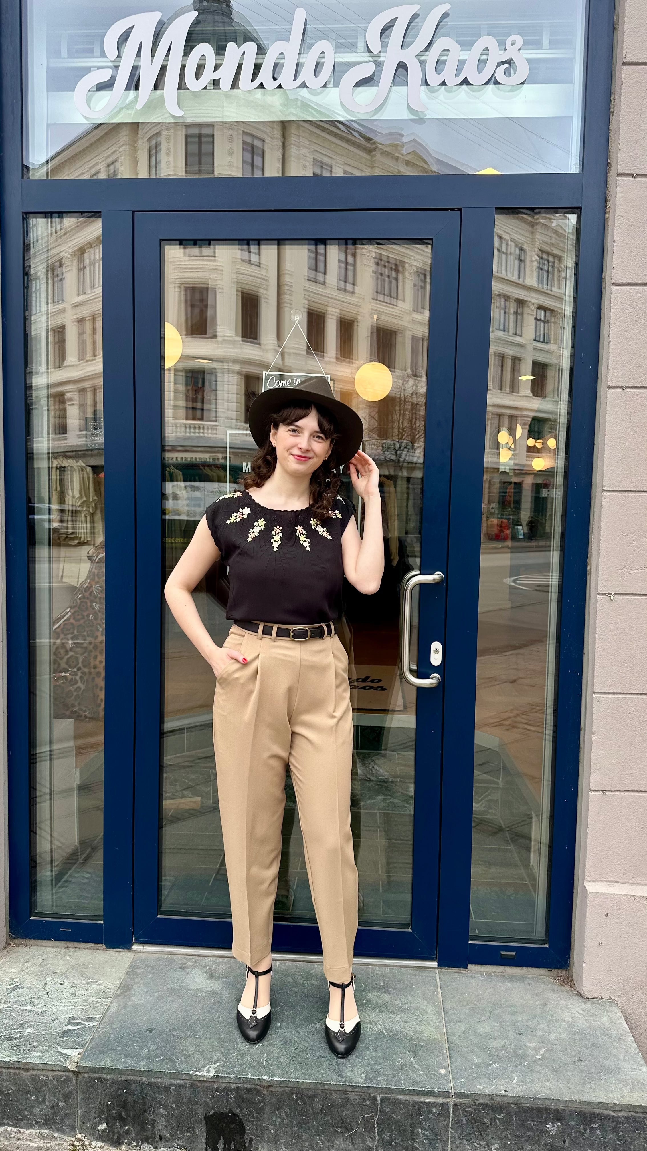 Dorothy Cigarette bukser i tan bukser Weekend Doll 