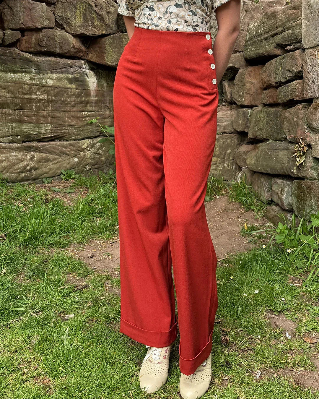 Ehtirosli gruzin ayol bilan porno Sizni onlayn orgazmga olib keladi