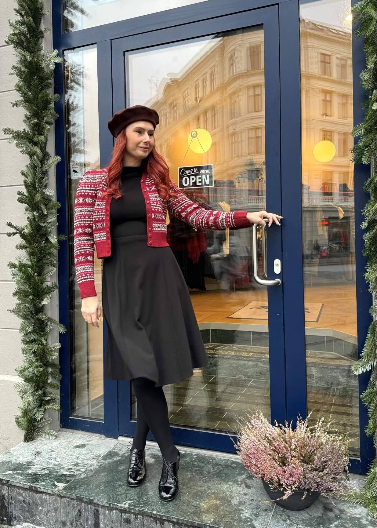 House of Foxy: Stanwyck 40'er stils kjole i klassisk sort House Of Foxy 