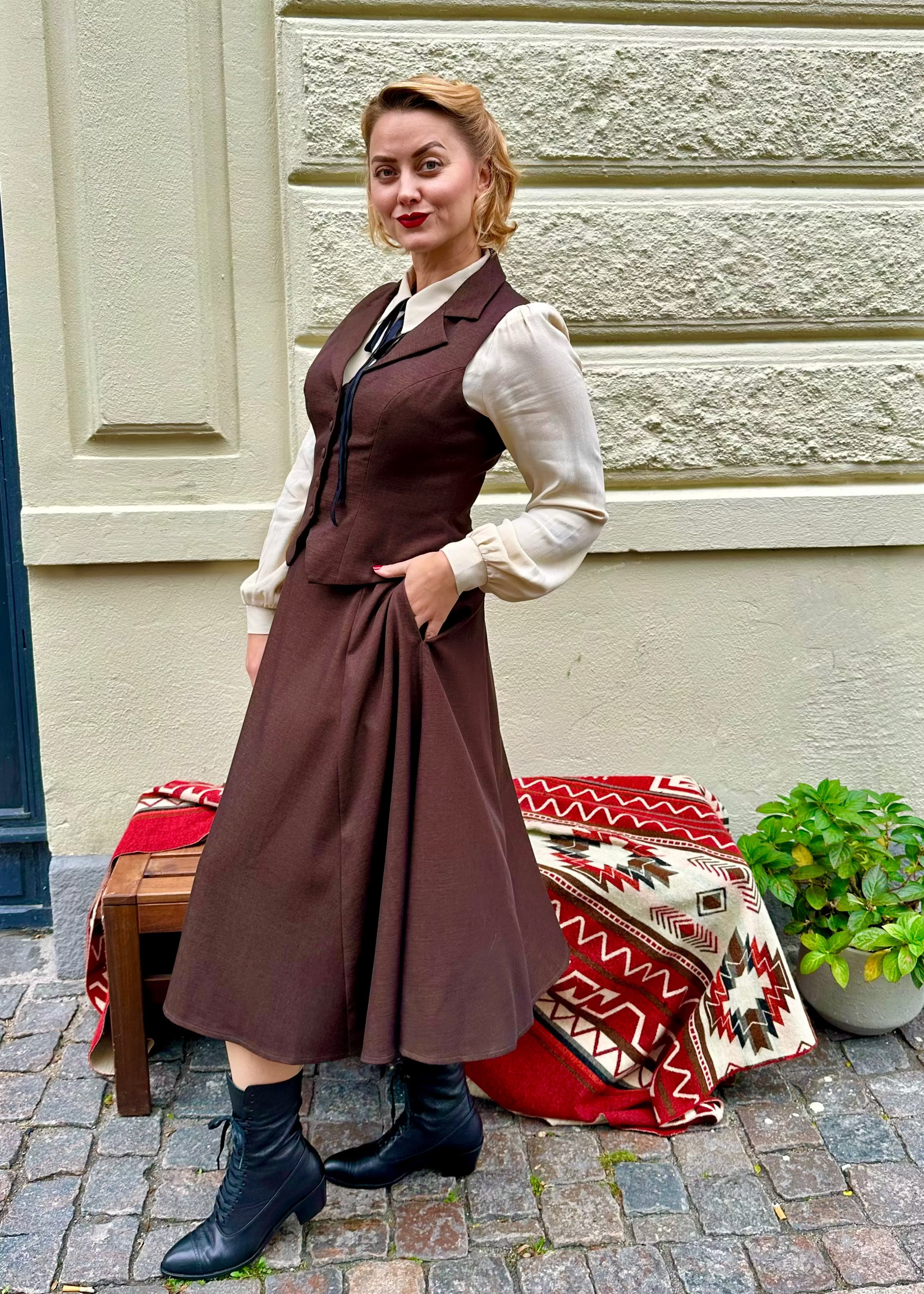 Midi skirt med bælte i brun Nederdel Daisy Dapper 