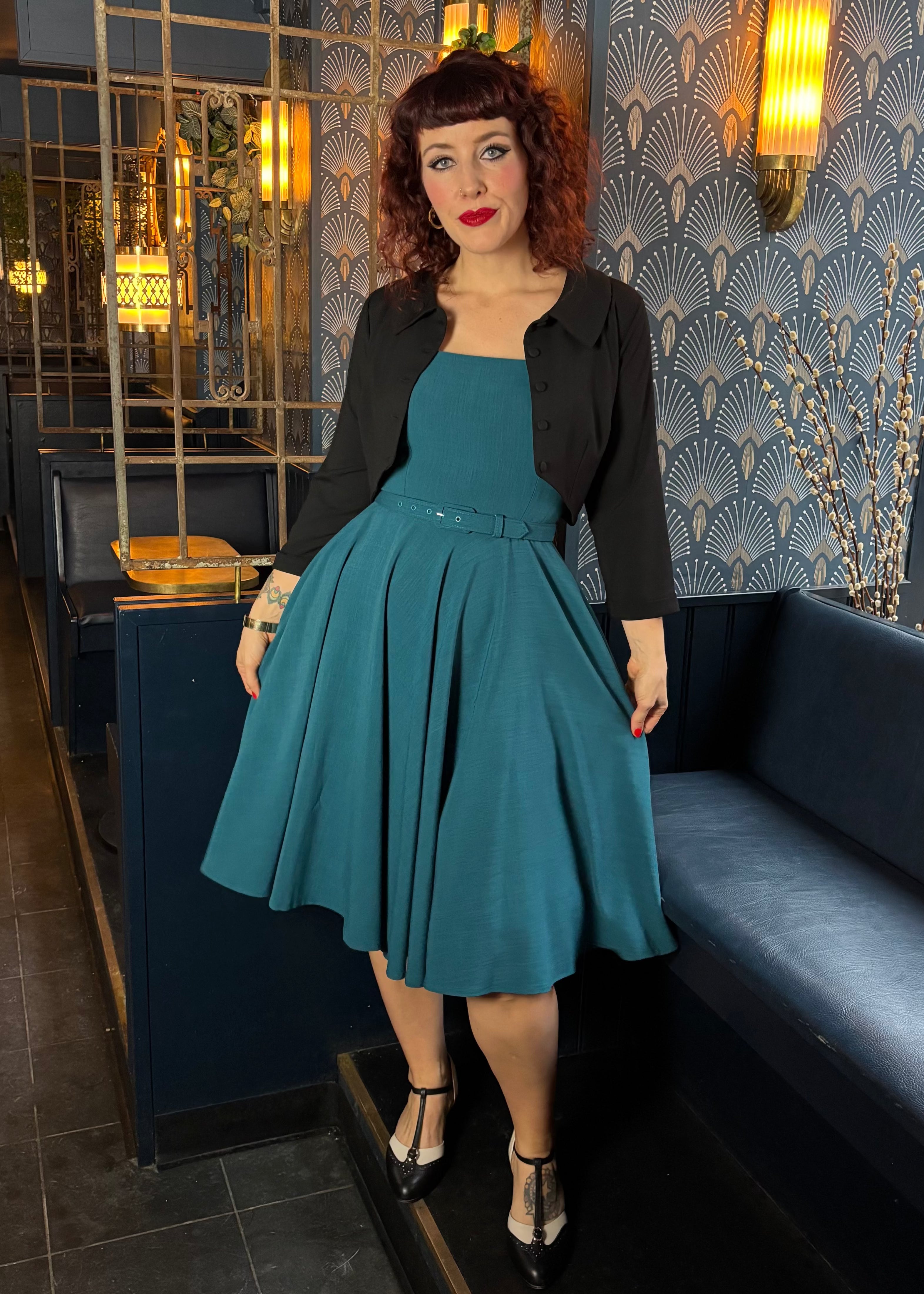 Rosie swingkjole med brede stropper i teal blå Kjoler Daisy Dapper 