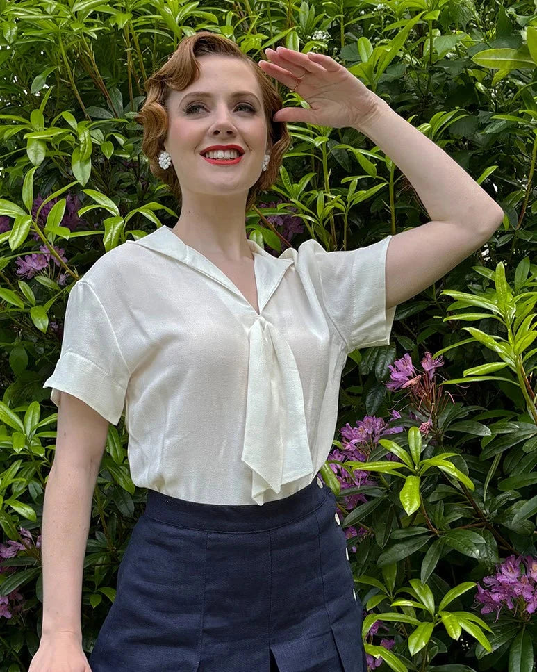 Sailor bluse i hvid med bindebånd bluse House of Foxy 