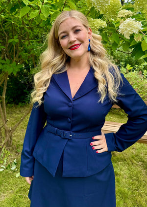 Siri taljeret blazer i navy blå tøj Daisy Dapper 