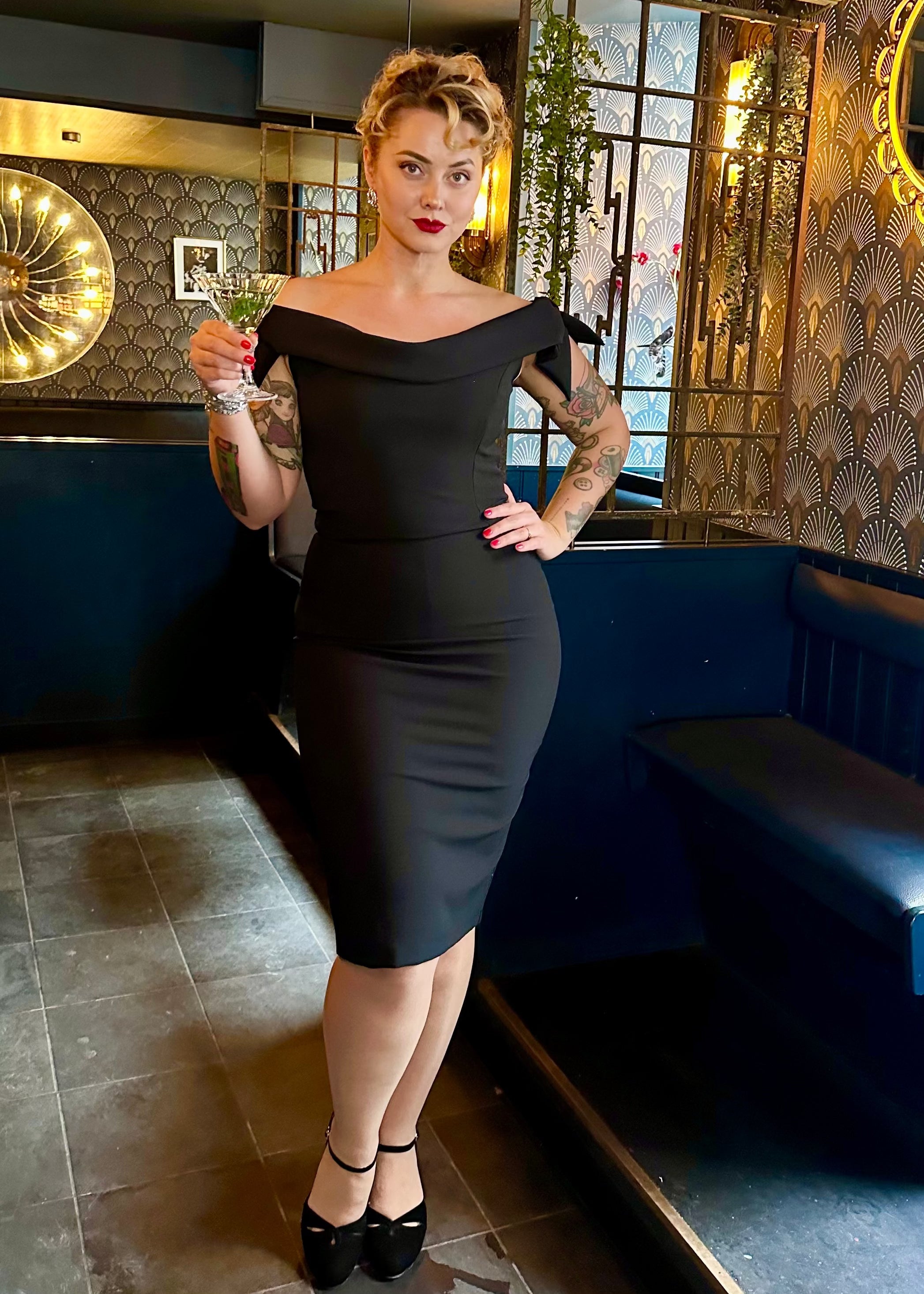 Tilly pencil kjole i Sort swing kjole Pretty Dress Company 