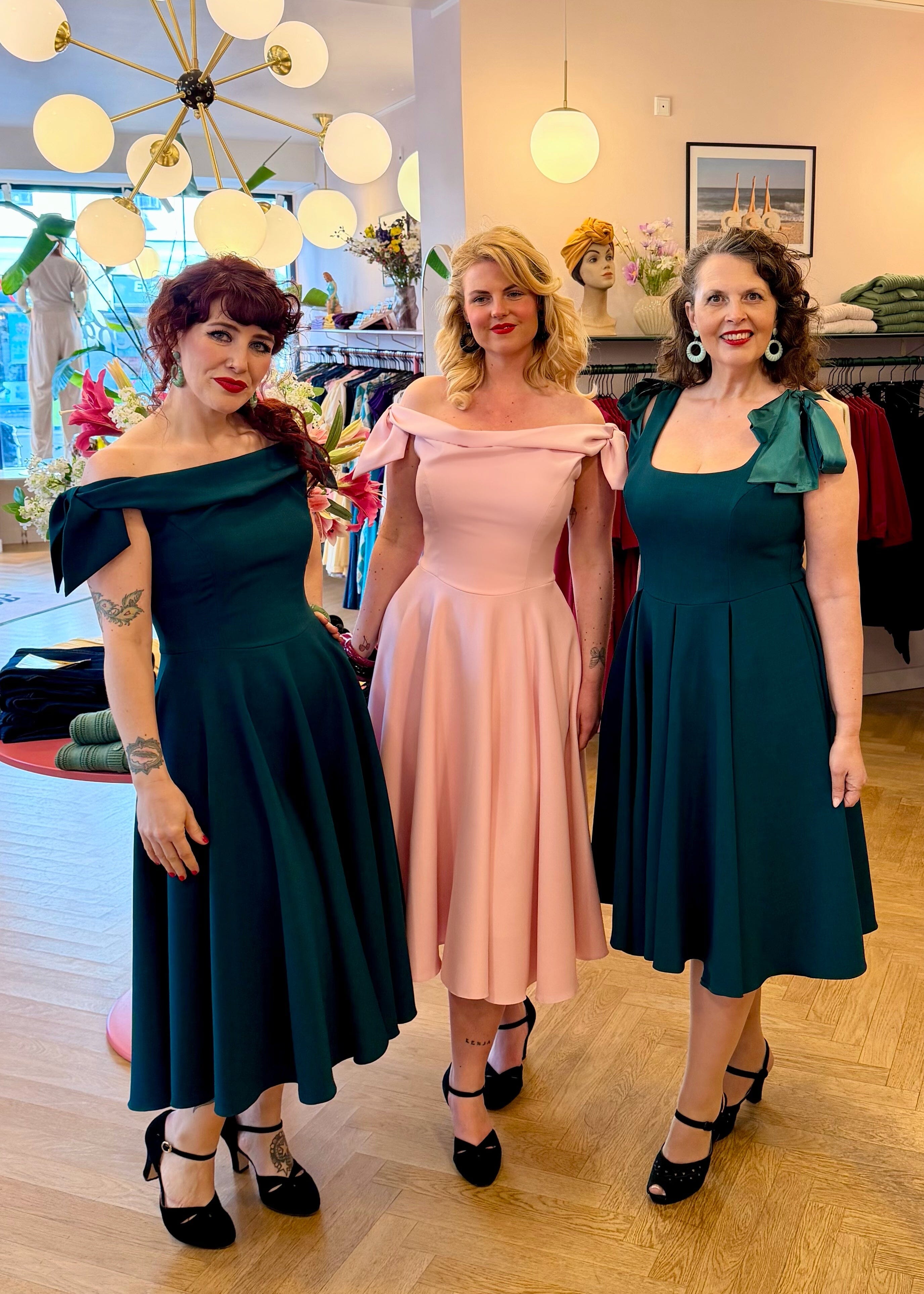 Tilly swing kjole - mørk grøn pencil kjole Pretty Dress Company 
